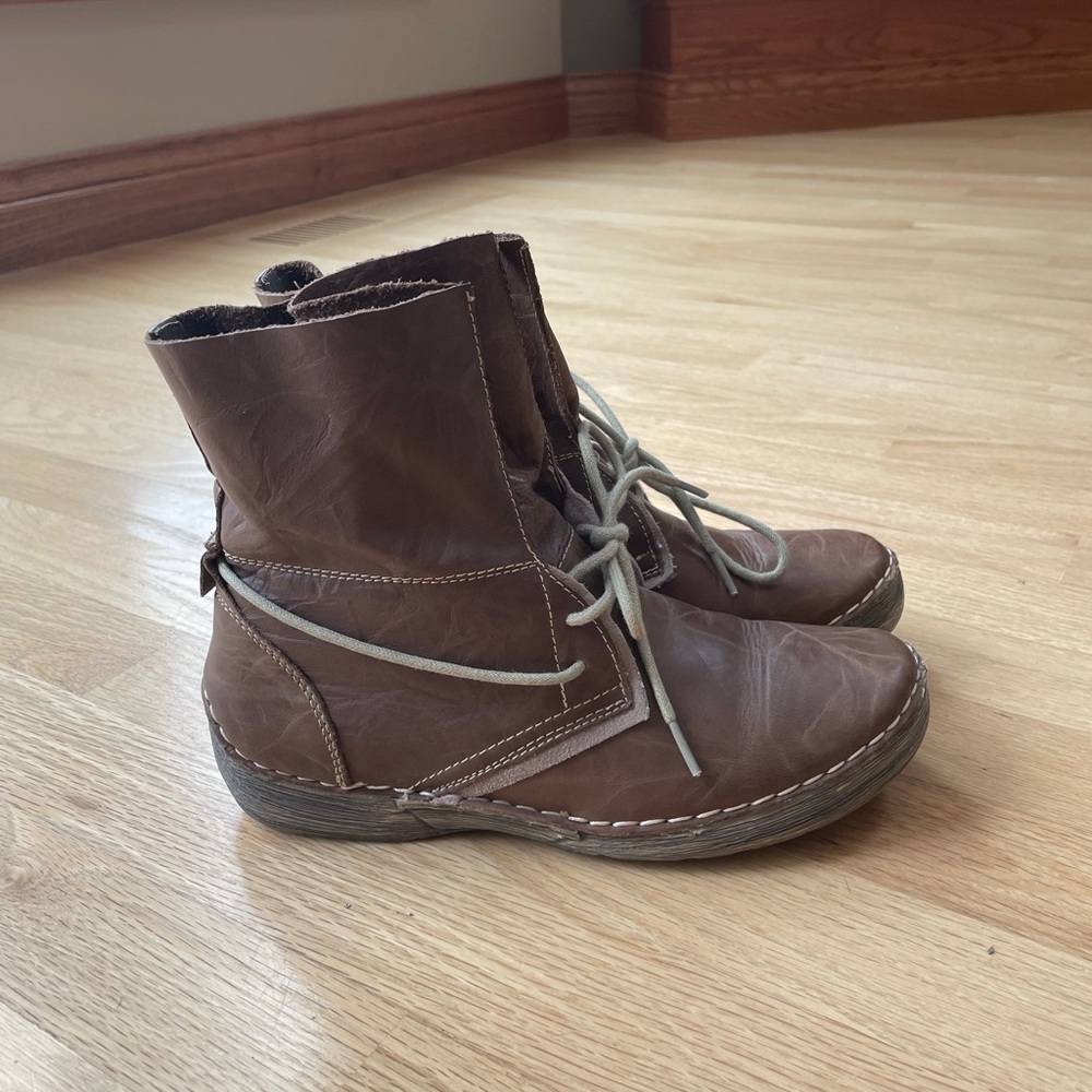 Bernie Mev. Brown Leather Hanzel Ankle Booties Size 38 EUC - Picture 2 of 12